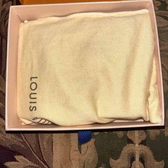 Authentic Louis Vuitton Red Patent Leather Card & Agenda Notes Holder, dust bag - Picture 6 of 14